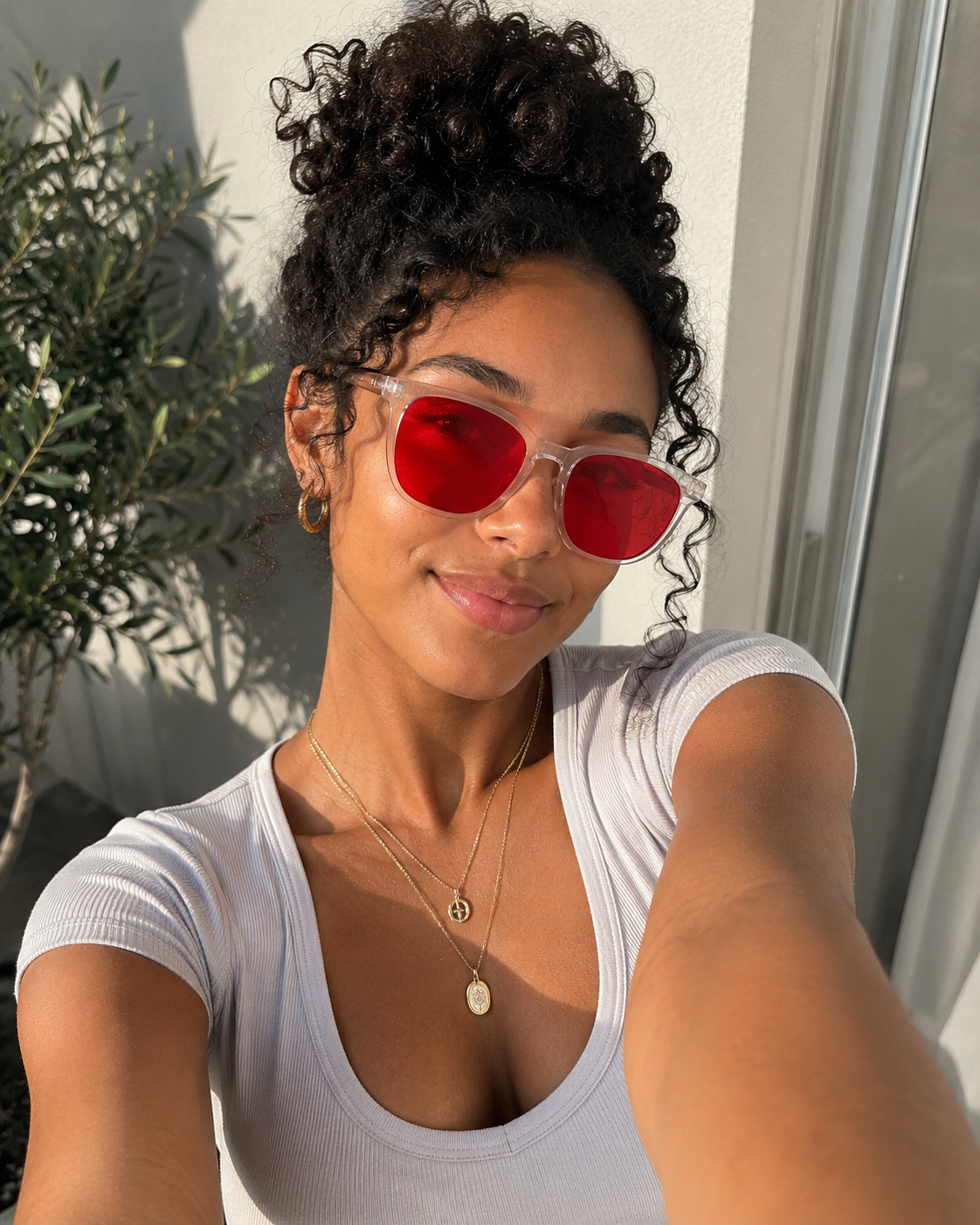 Migraine relief glasses lifestyle photo, light sensitivity relief for screens